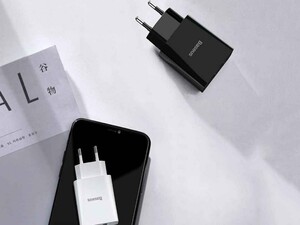 شارژر دیواری سریع بیسوس با دو درگاه USB