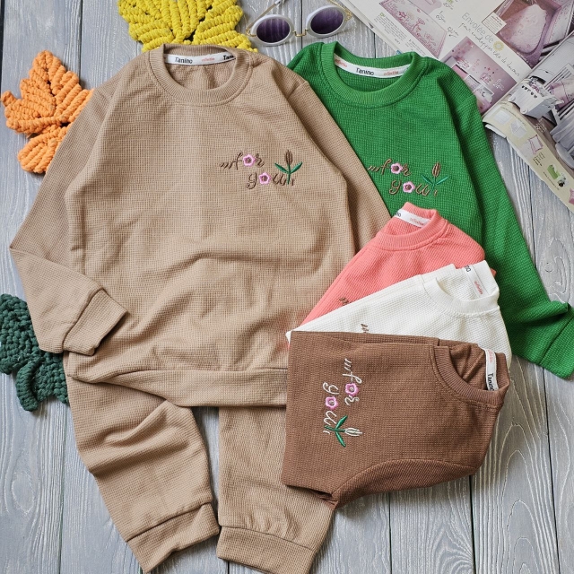 بلوز شلوار بیسکوییتی گل