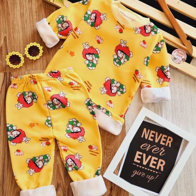 بلوز شلوار توکرک خارجی توت‌فرنگی