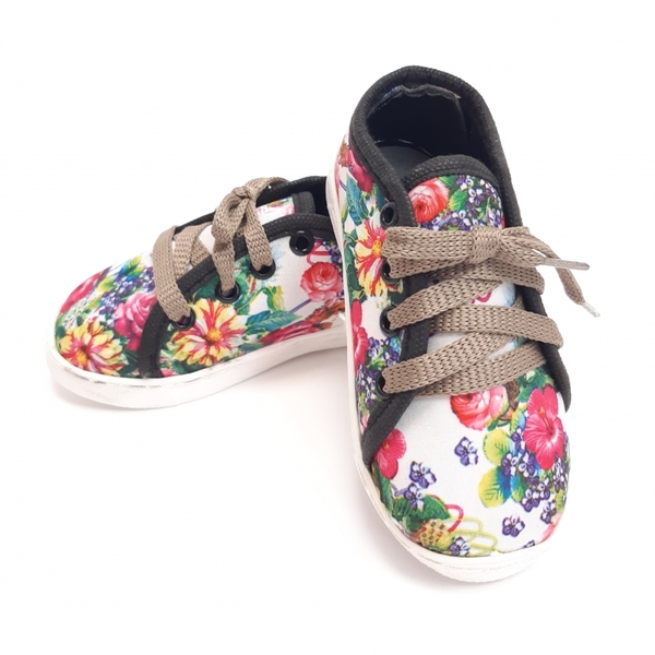 کتونی گل‌دار زمینه سفید2