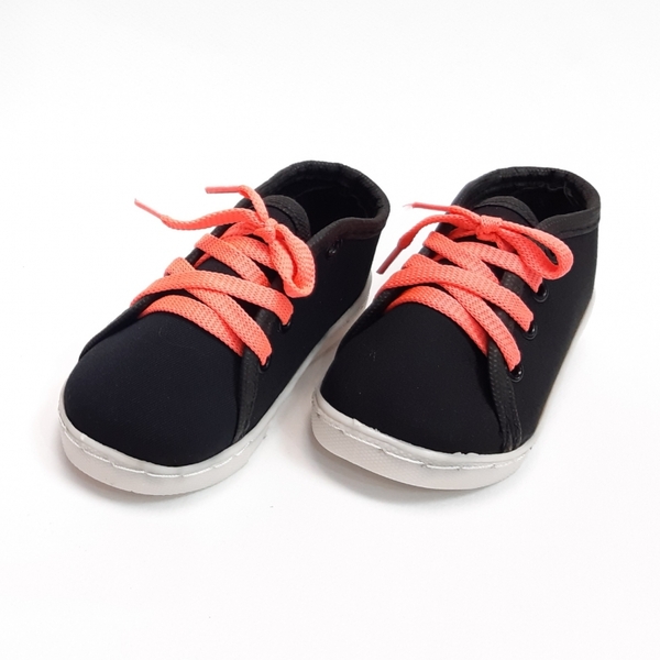 کتونی مشکی گلبهی