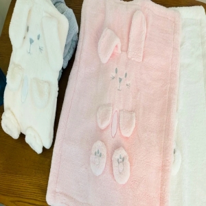 پتو کلاهدار خرگوش صورتی