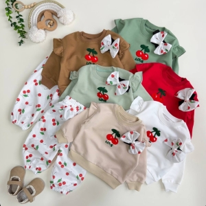 سه تیکه آلبالو