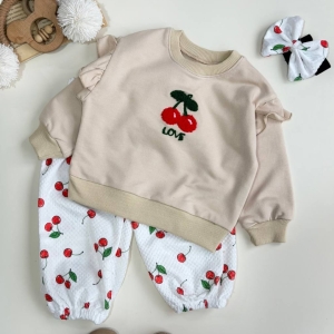 سه تیکه آلبالو