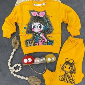 بلوز شلوار دورس دختر عینکی