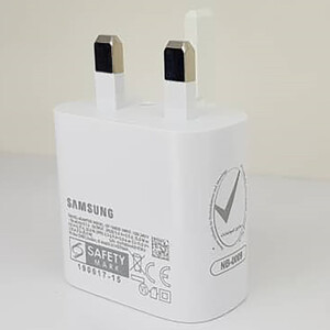 شارژر دیواری 25 وات مدل EP-TA800 به همراه کابل تبدیل USB-C مناسب برای گوشی های سامسونگ