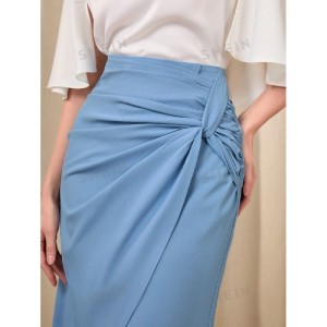 SHEIN Modely Twist Front Wrap Hem Solid Skirt