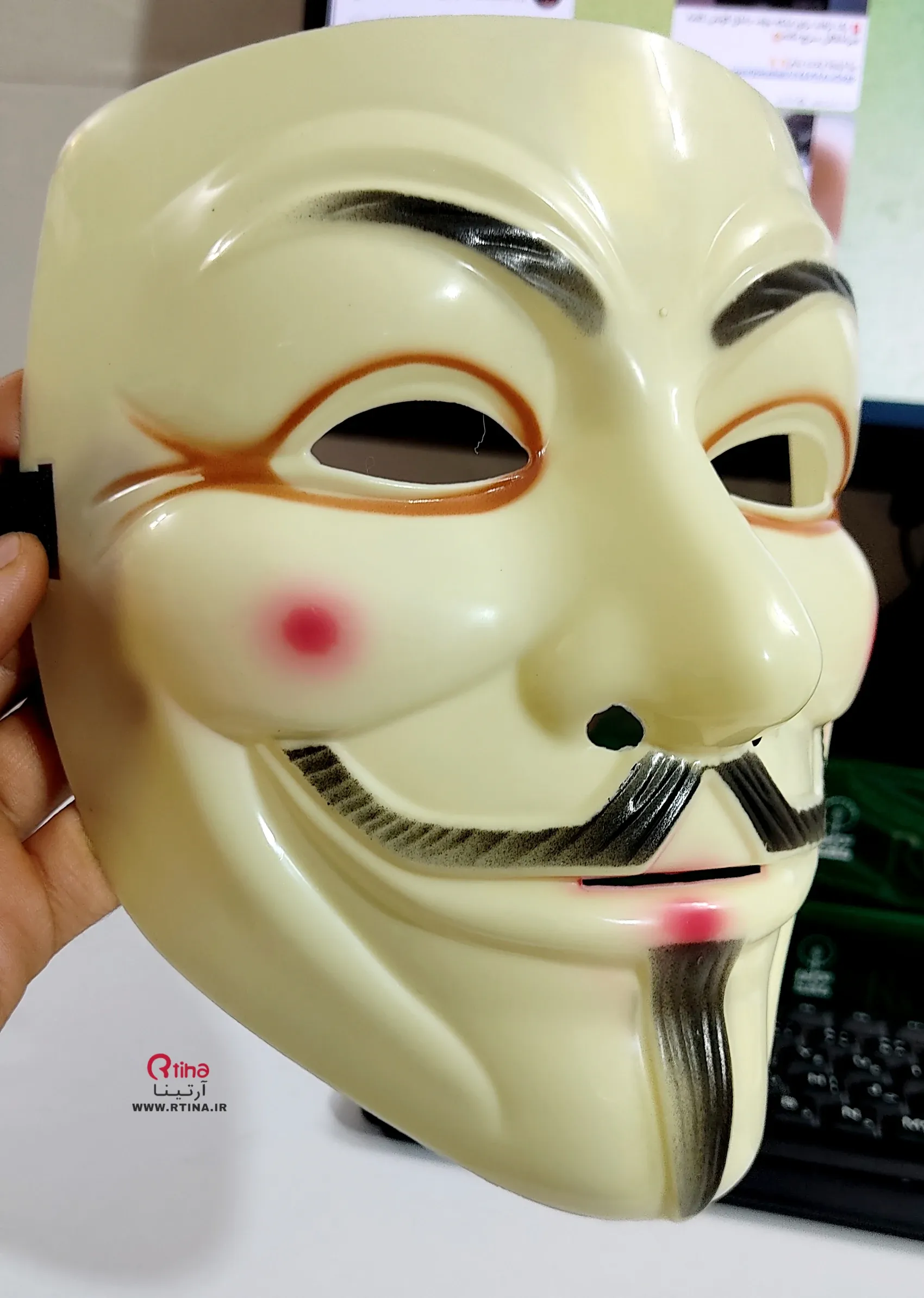 عکس واقعی ماسک Anonymous از نمای روبرو