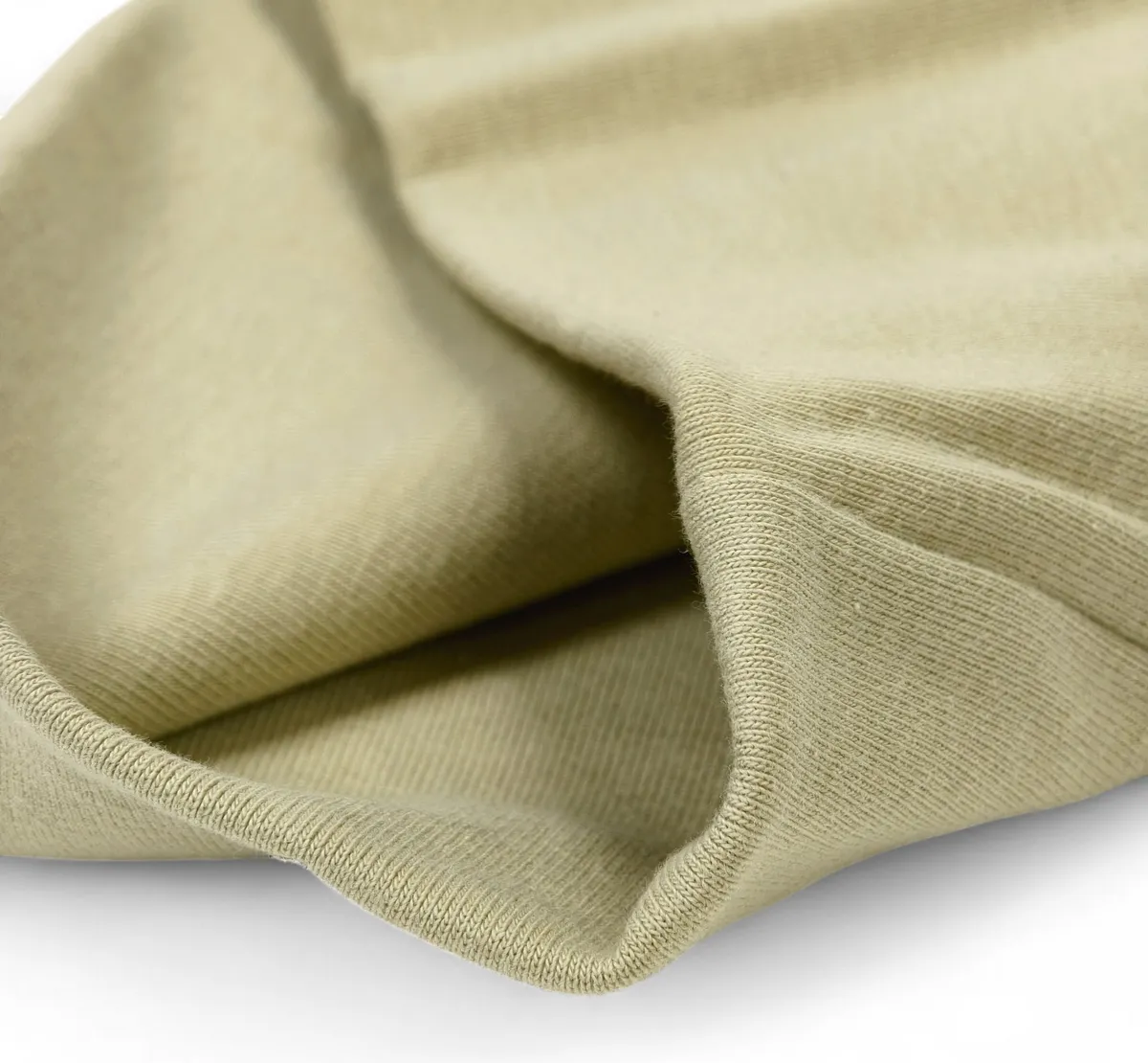 نمایش کیفیت پارچه و لطافت جنس