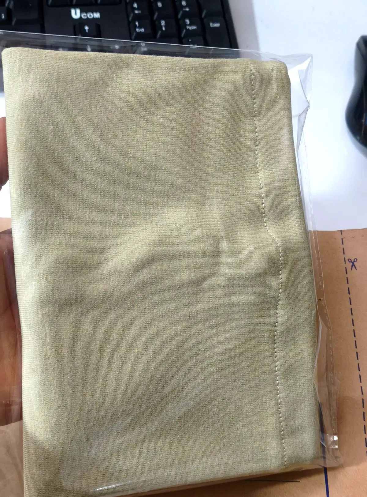 بسته بندی اسکارف در آرتینا