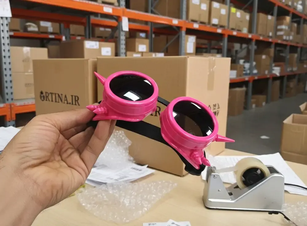 عینک لوک خاص برای عکس اینستا