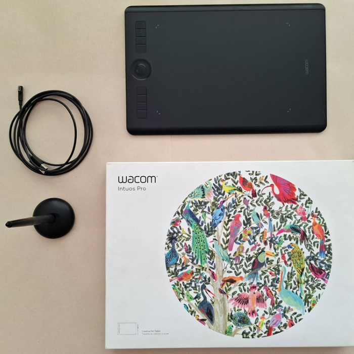 تبلت گرافیکی Wacom Intuos Pro Medium PTH-660