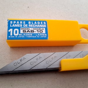 کاتر OLFA مدل SAC-1 به همراه تیغ یدک SAB-10