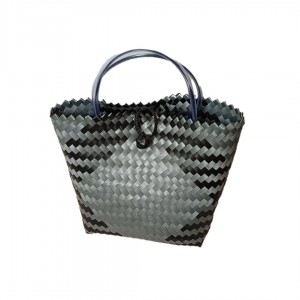 زنبیل تسمه بافی(رنگ طوسی )