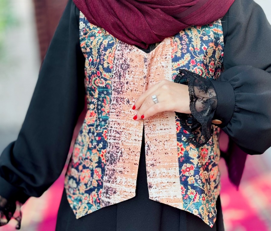 راهنمای خرید وست زنانه: انتخاب بهترین مدل‌ها برای هر فصل