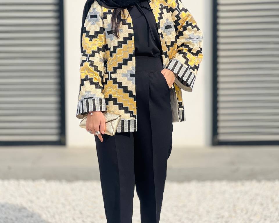 شلوار راسته مشکی: انتخابی همیشگی برای تمامی افراد