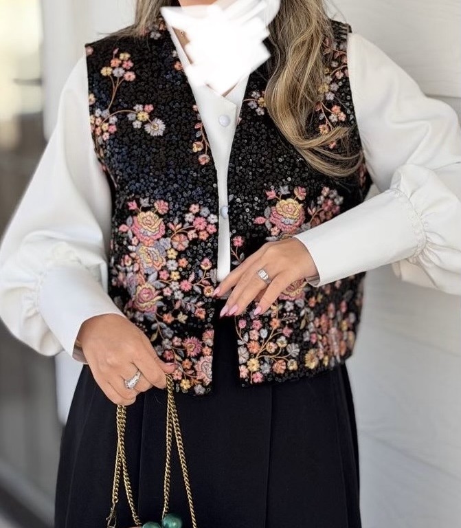 راهنمای انتخاب مدل لباس یلدایی مناسب برای مهمانی‌ها