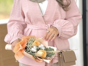 انواع مانتو زنانه و راهنمای انتخاب بهترین مدل