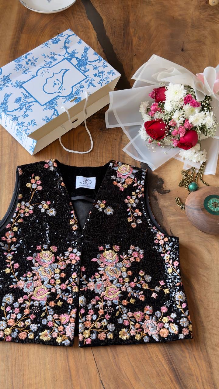 وست زنانه مدل دیبا