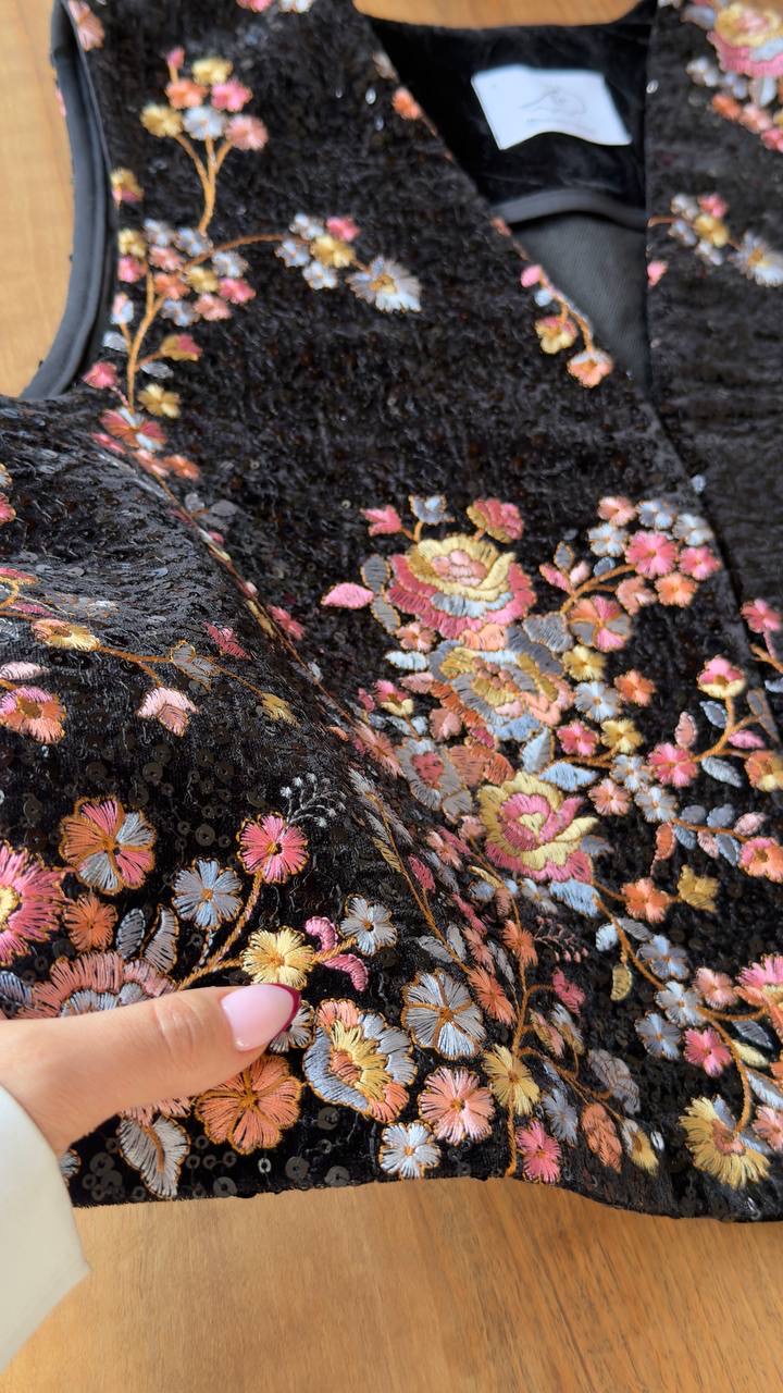 وست زنانه مدل دیبا