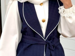 چگونه مانتو مدل وست بلند را به استایل روزمره خود اضافه کنیم؟