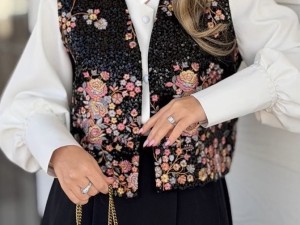 راهنمای انتخاب مدل لباس یلدایی مناسب برای مهمانی‌ها