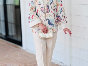 چگونه مدل مانتو زنانه شیک را با سایر لباس‌ها ست کنیم؟