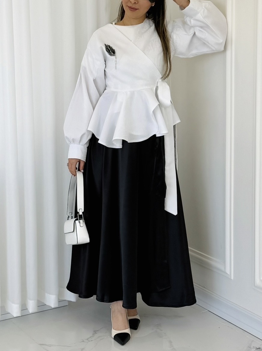 دامن زنانه نیم کلوش ساتن