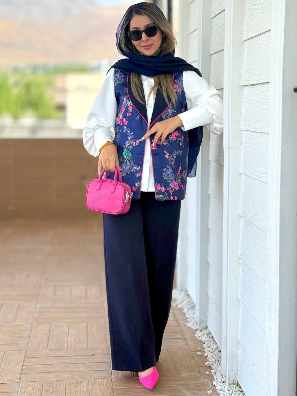 وست زنانه مدل سرخاب
