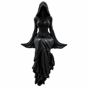 فیگور مدل Lady Ghostface نشسته