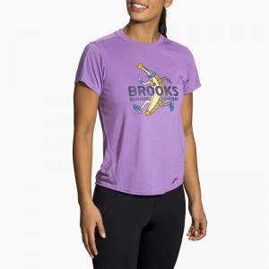 تیشرت ورزشی زنانه بروکس مدل Brooks Women's Distance Graphic Short Sleeve|بنفش طرح دار