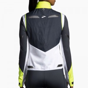 جلیقه ورزشی زنانه بروکس مدل Brooks Women's Run Visible Insulated Vest|سفید