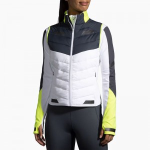 جلیقه ورزشی زنانه بروکس مدل Brooks Women's Run Visible Insulated Vest|سفید