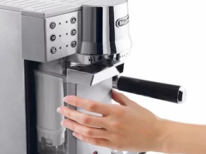 اسپرسوساز 1.2 لیتری دلونگی، مدل EC850M