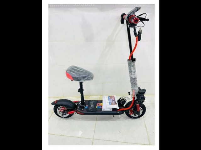 اسکوتر برقی تاشو صندلی دار ۳۰۰۰ وات مانیتور بزرگ E26 pro زد اس