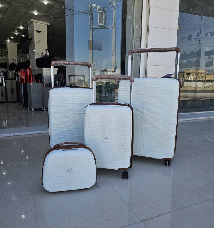 چمدان وارداتی برند summit سامیت جنس بدنه ۱۰۰٪ نشکن پلی پروپیلن