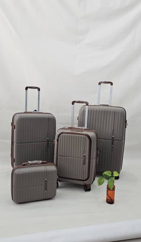 چمدان ۴ تکه  بزرگ متوسط کابین آرایشی ، کیفیت عالی