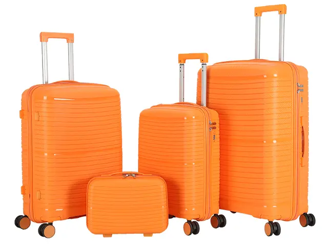 چمدان ۴ تکه برند Heroes هروس سفارش ایتالیا  جنس پلی پروپیلن نشکن