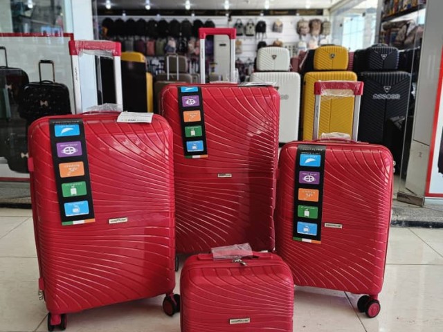 چمدان ۴ تکه برند های فلایر فول آپشن قفل tsa زیپ افزایش حجم زیپ دوبل چرخ و دسته مستحکم آستر با کیفیت