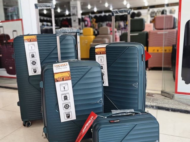 چمدان 4 تکه  وارداتی برند مونزا monza. جنس پلی پروپیلن ۱۰۰٪نشکن. 8 رنگ مات و لاکچری