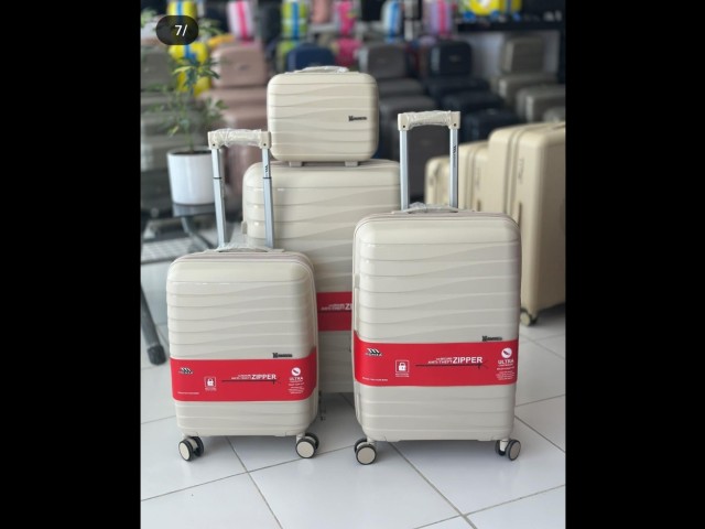 ست ۴ تکه چمدان وارداتی برند مونزا monza. جنس پلیپروپیلن ۱۰۰٪نشکن. رنگ کرمی شیری