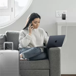 شارژر مسافرتی 4 پورت 1-World+ Flow | 4-Ports Travel Charger | Built-in USB-C Cable (35W) مومکس (momax)
