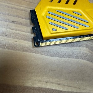 رم کامپیوتر ADATA مدل XPG ظرفیت 4 گیگابایت DDR3 استوک هیت‌سینک‌دار