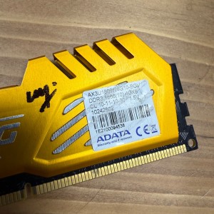 رم کامپیوتر ADATA مدل XPG ظرفیت 4 گیگابایت DDR3 استوک هیت‌سینک‌دار
