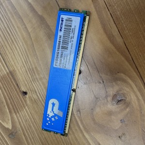رم کامپیوتر پتریوت مدل Patriot PSD34G160081H ظرفیت 4 گیگابایت DDR3 استوک هیت‌سینک‌دار