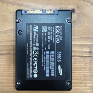 هارد SSD سامسونگ مدل PM851 ظرفیت 256 گیگابایت (استوک)