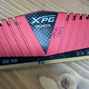 رم کامپیوتر استوک ADATA ظرفیت 8 گیگابایت DDR4 هیت‌سینک‌دار