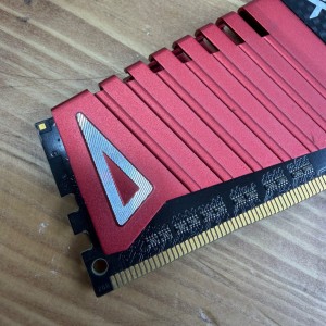 رم کامپیوتر استوک ADATA ظرفیت 8 گیگابایت DDR4 هیت‌سینک‌دار