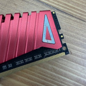 رم کامپیوتر استوک ADATA ظرفیت 8 گیگابایت DDR4 هیت‌سینک‌دار
