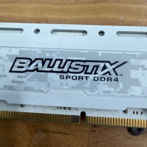 رم کامپیوتر کروشیال Crucial 8GB DDR4 2400MHz هیت‌سینک‌دار استوک